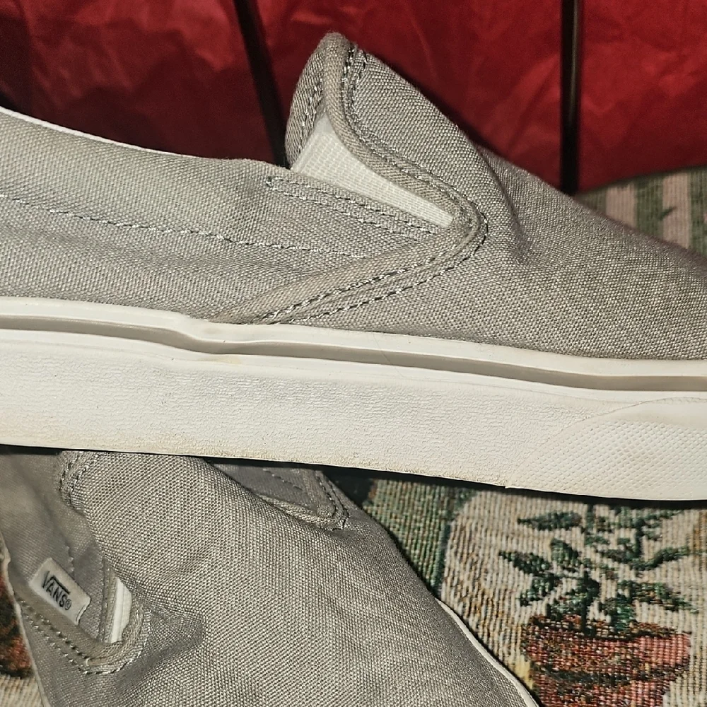 Vans Men's Light Gray Slip-On Loafers Size 7/Women's 8.5 LIKE NEW